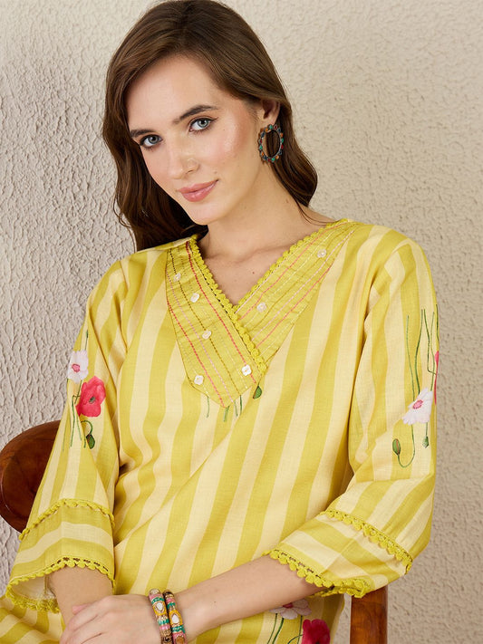 Dhiyona IE Printed V Neck Top With Trousers Co-Ords