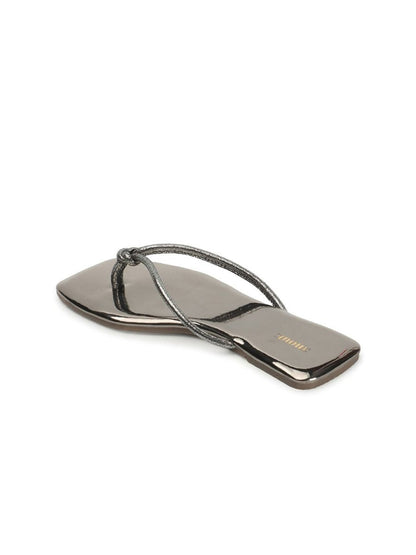 Dhiyona AK Silver-Toned Knotted Textured Open Toe Flats