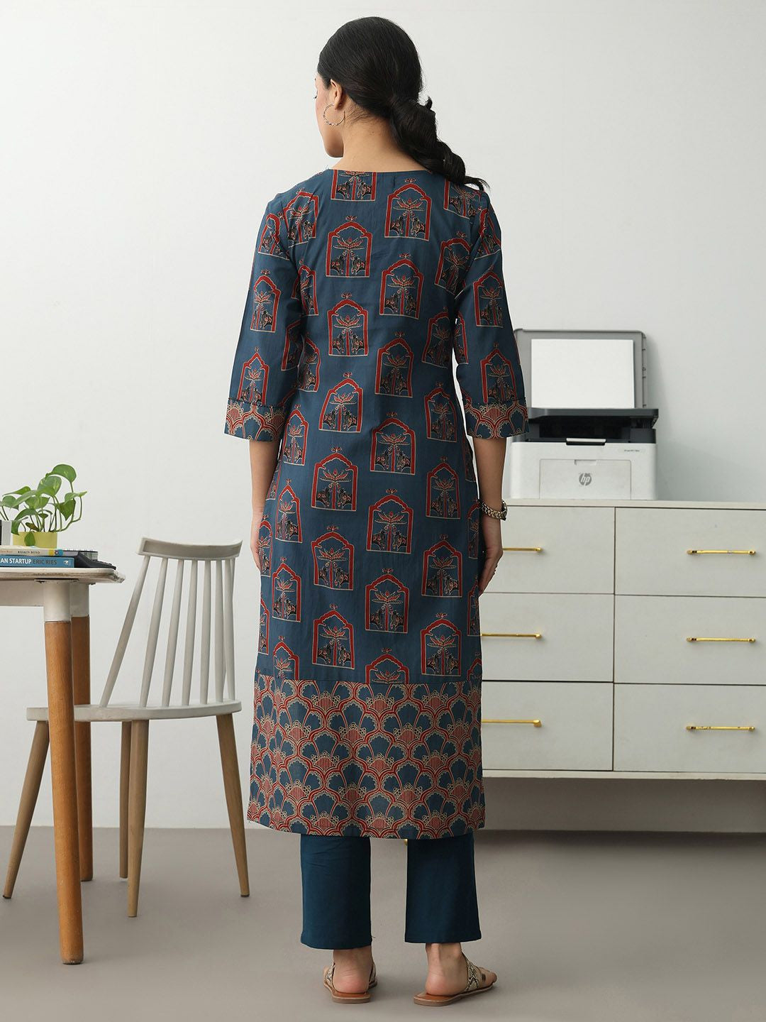 Women Ethnic Motifs Printed Regular Kurta with Trousers