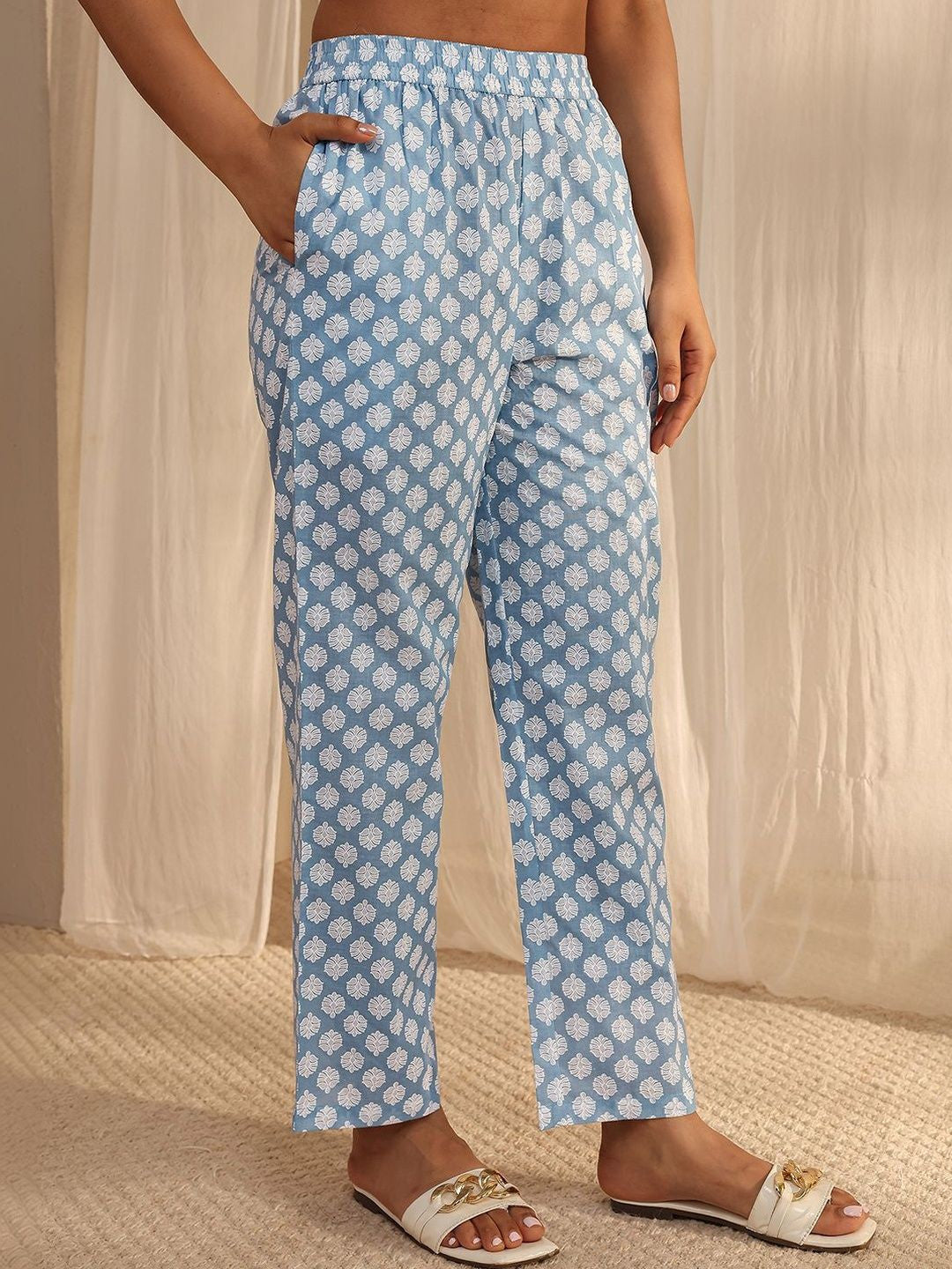 Women Floral Printed Regular Thread Work Kurta with Trousers & With Dupatta