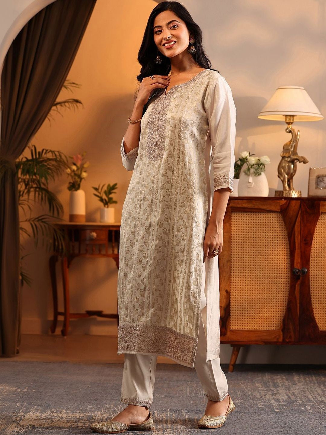 Ethnic Motifs Regular Thread Work Kurta With Trousers & Dupatta
