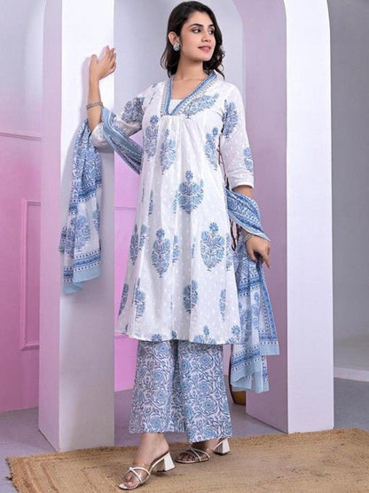 Dhiyona KL Women Floral Printed Regular Pure Cotton Kurta with Palazzos & Dupatta