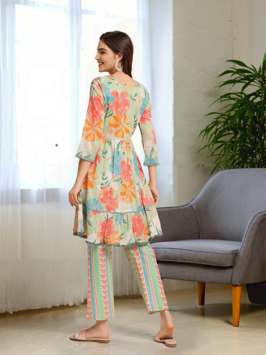 Dhiyona IS Women's Floral Green Printed Pure Cotton Empire Kurta With Trousers