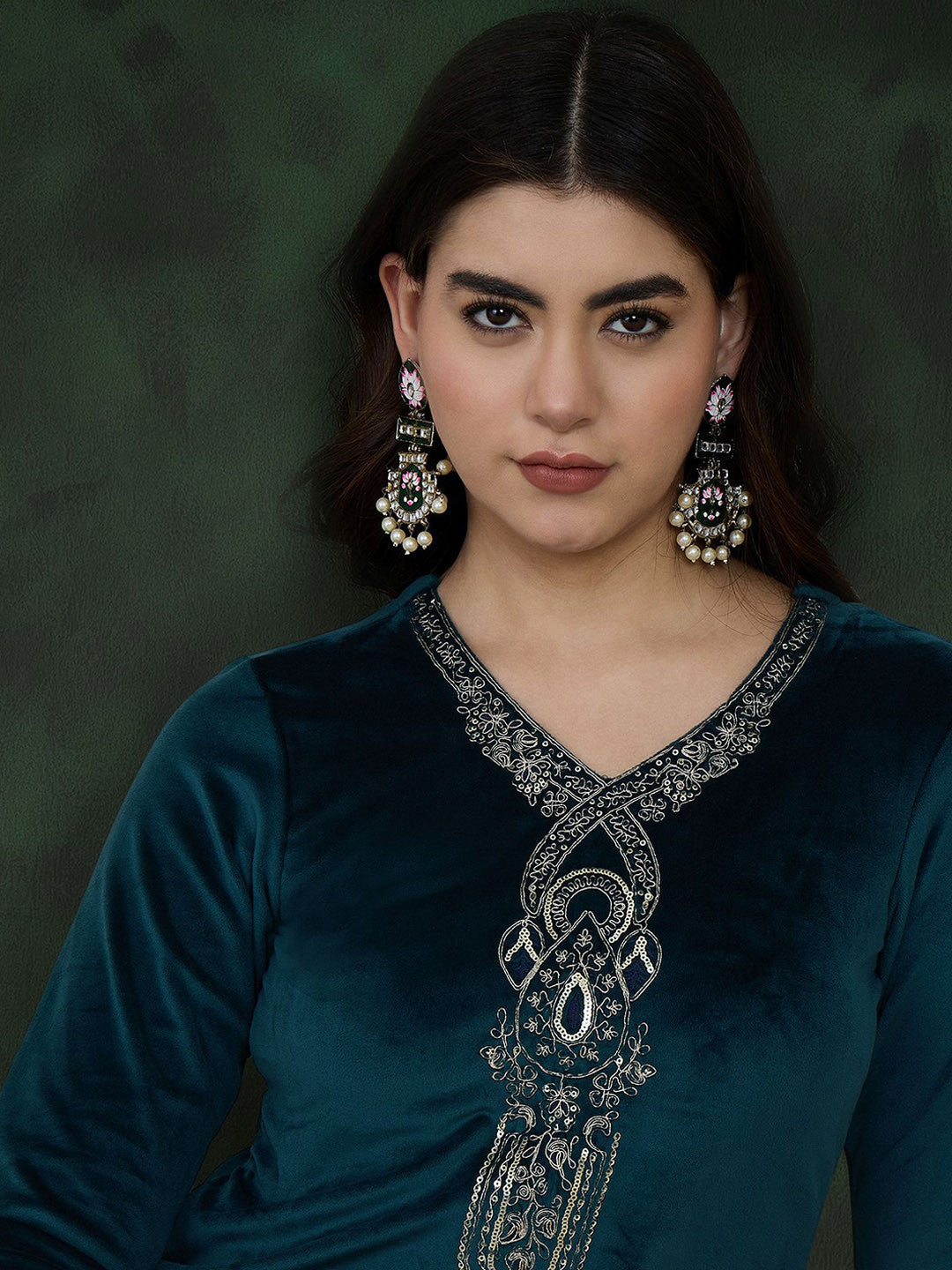 Teal Floral embroidered Regular Sequinned Velvet Kurta With Trouser