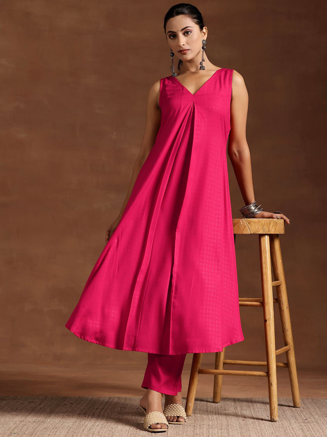 Women Pleated Kurta with Trousers