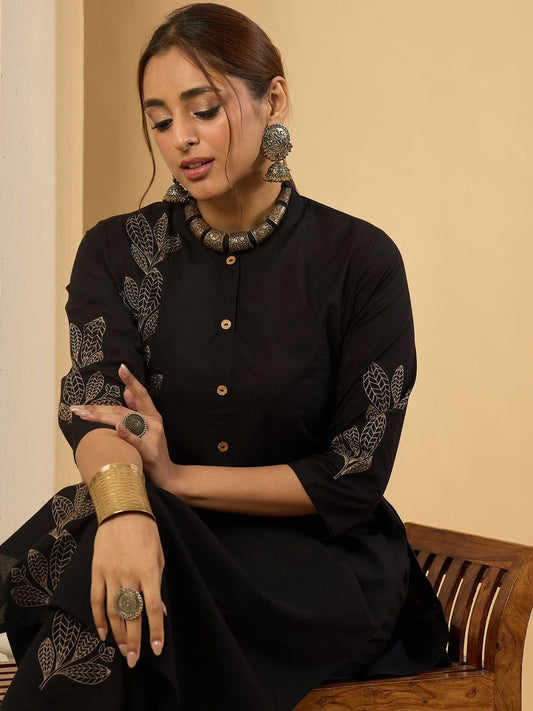 Women Embroidered Regular Thread Work Pure Cotton Kurta with Trousers