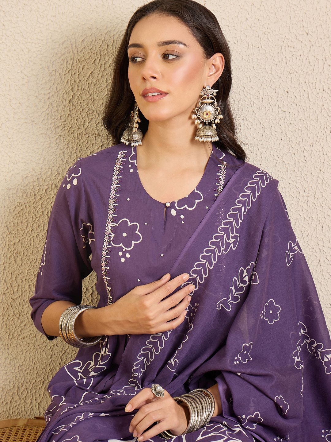 Dhiyona IE Women Floral Printed Panelled Thread Work Pure Cotton Kurta with Trousers & With Dupatta