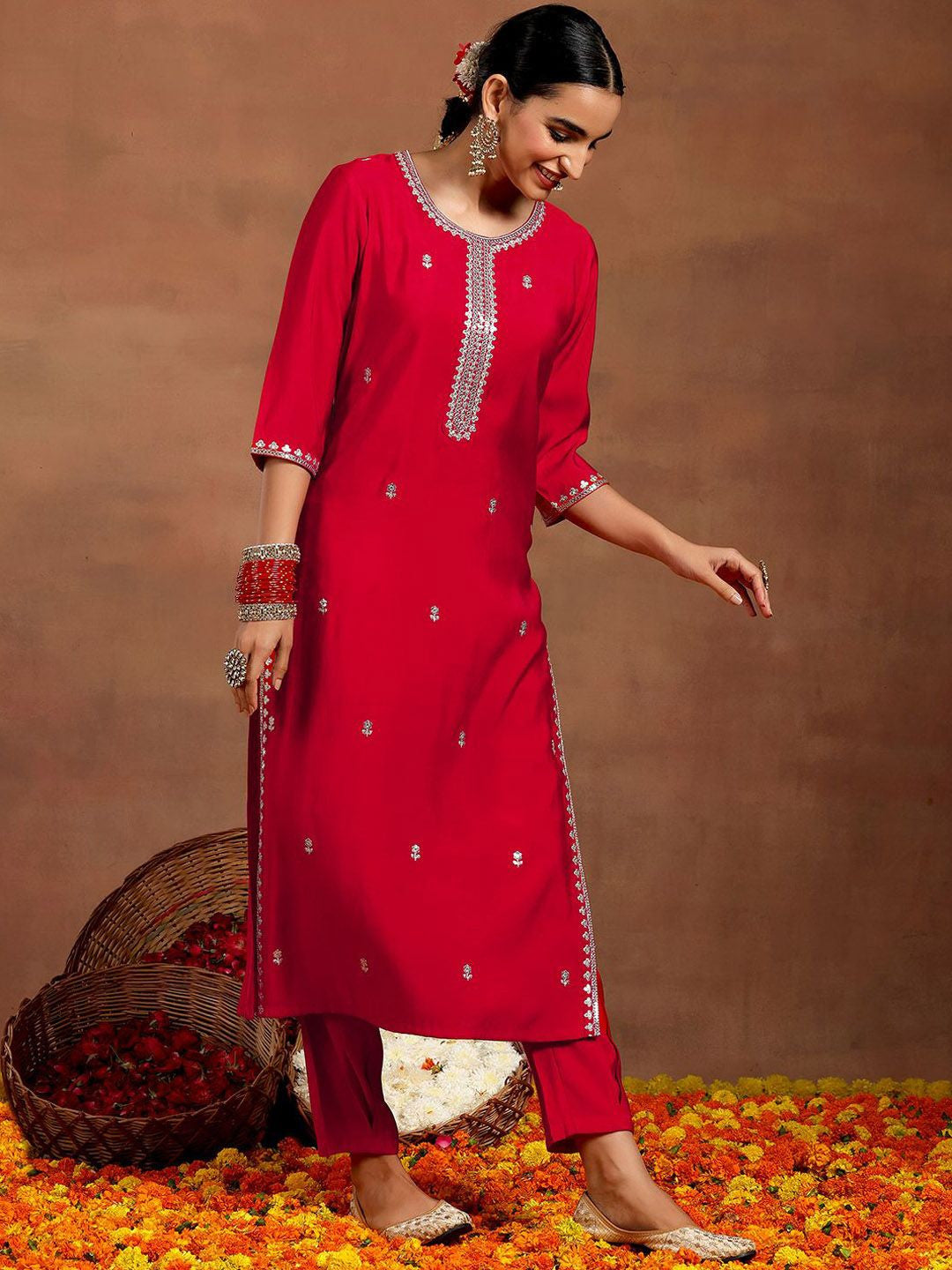 Women Floral Embroidered Regular Kurta with Trousers & With Dupatta