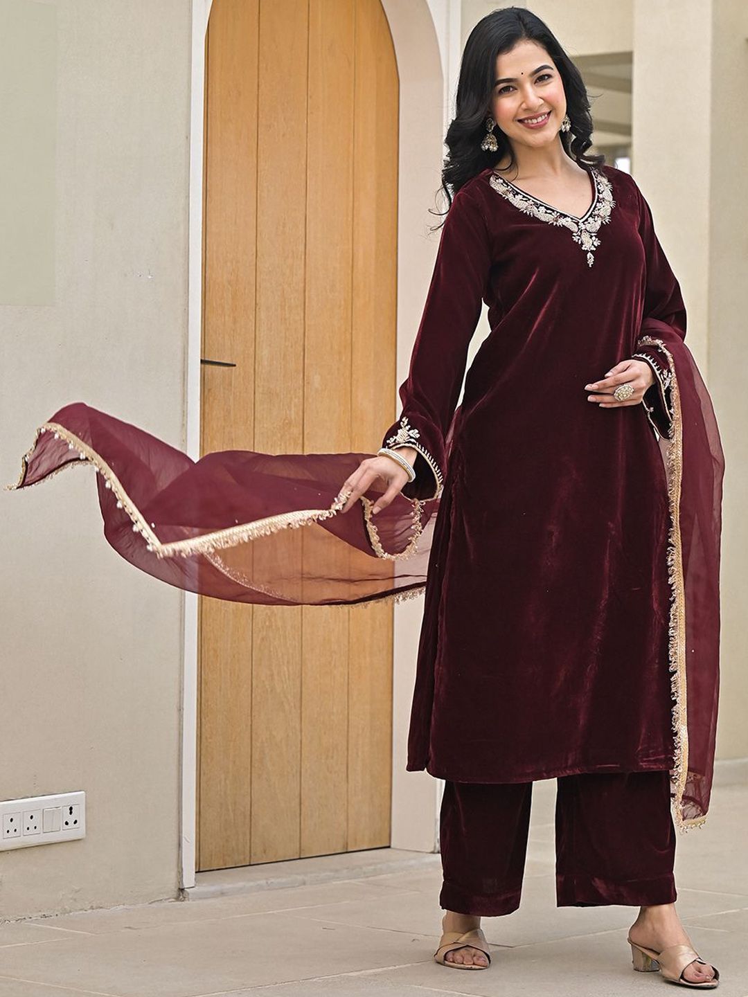 Dhiyona KL Ethnic Motifs Embroidered Embellished Velvet Straight Kurta With Trouser & Dupatta
