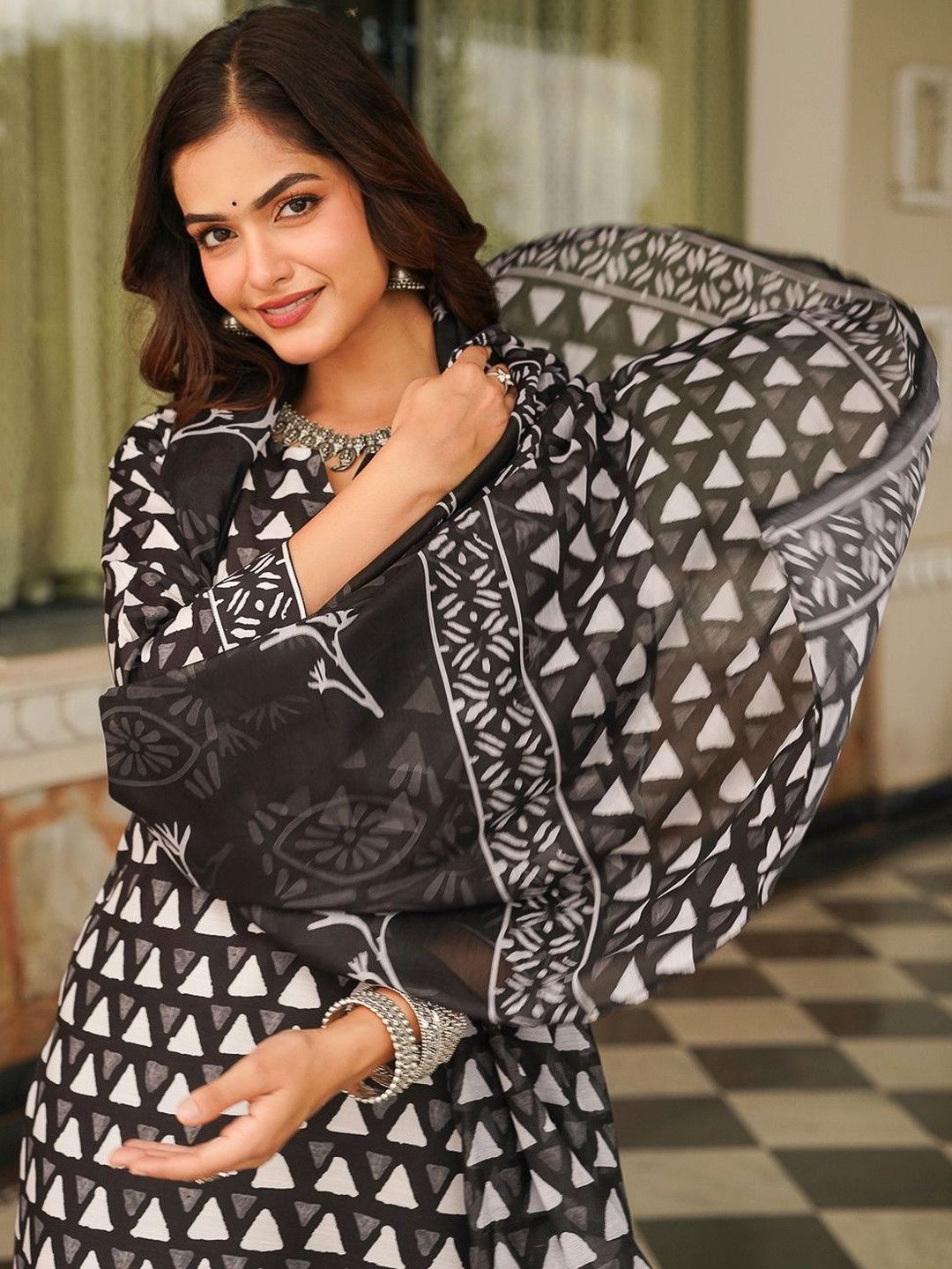 Dhiyona KL Printed Regular Kurta With Trousers & Dupatta