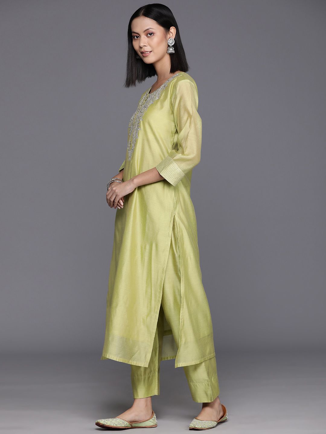 Green Floral Embroidered Regular Chanderi Silk Kurta with Trousers & Dupatta