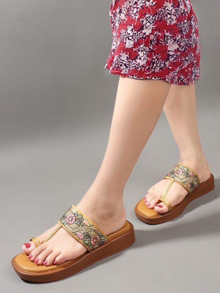 Dhiyona AK Women Embellished Ethnic Open Toe Flats