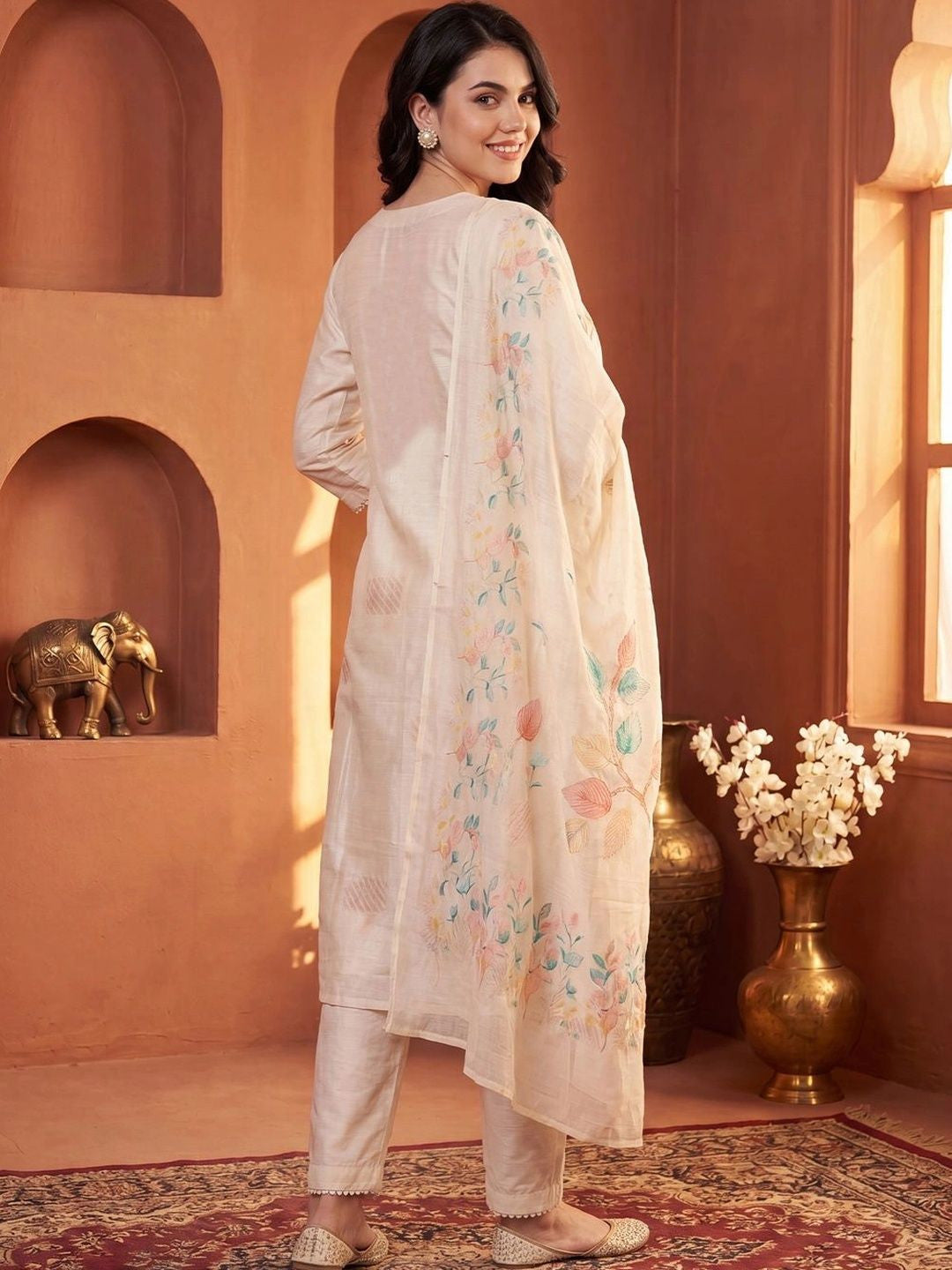 Women Floral Printed Regular Thread Work Linen Kurta with Trousers & With Dupatta