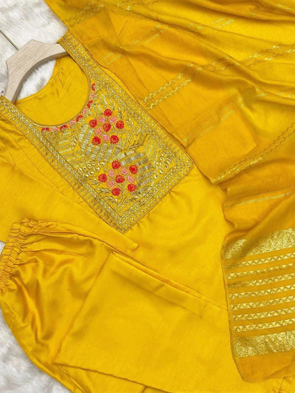 Women Ethnic Motifs Embroidered Regular Thread Work Kurta with Trousers & With Dupatta