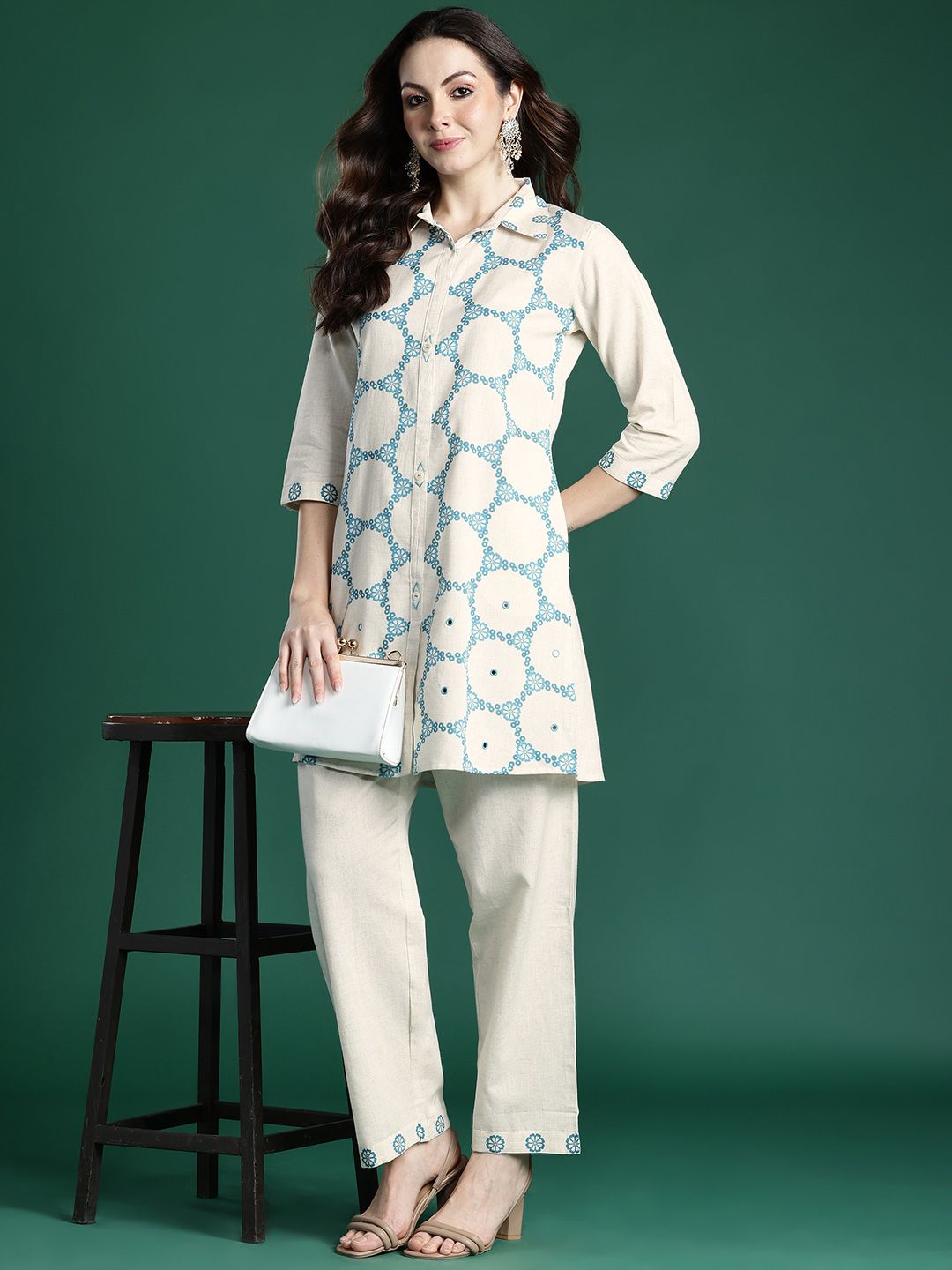 Dhiyona IE Women Floral Printed Regular Kurti with Trousers