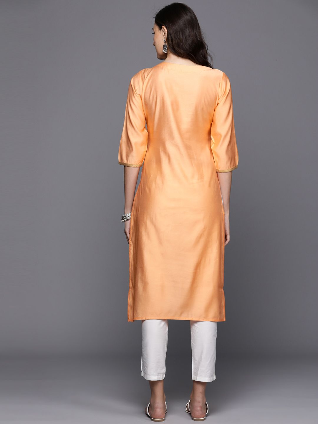 Dhiyona IE Floral Printed Thread Work Detail Straight Kurta