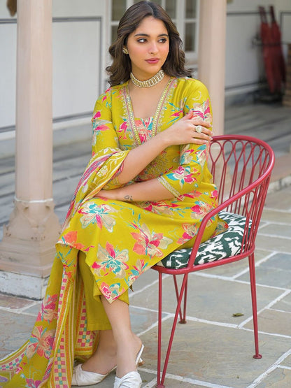 Dhiyona KL Women Floral Printed Regular Thread Work Kurta with Trousers & With Dupatta