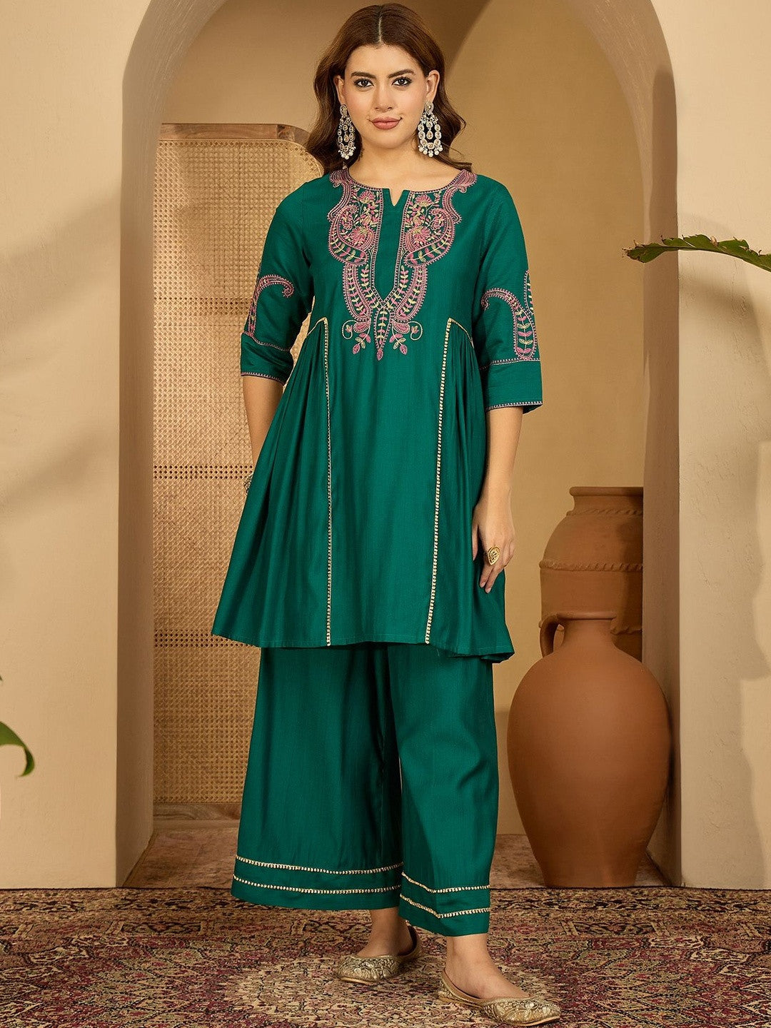 Women Green Embroidered Kurta Sets With Dupatta
