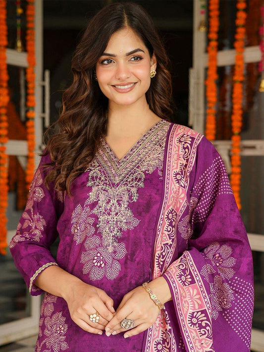 Dhiyona KL Ethnic Motifs Printed Straight Thread Work Kurta With Trouser & Dupatta