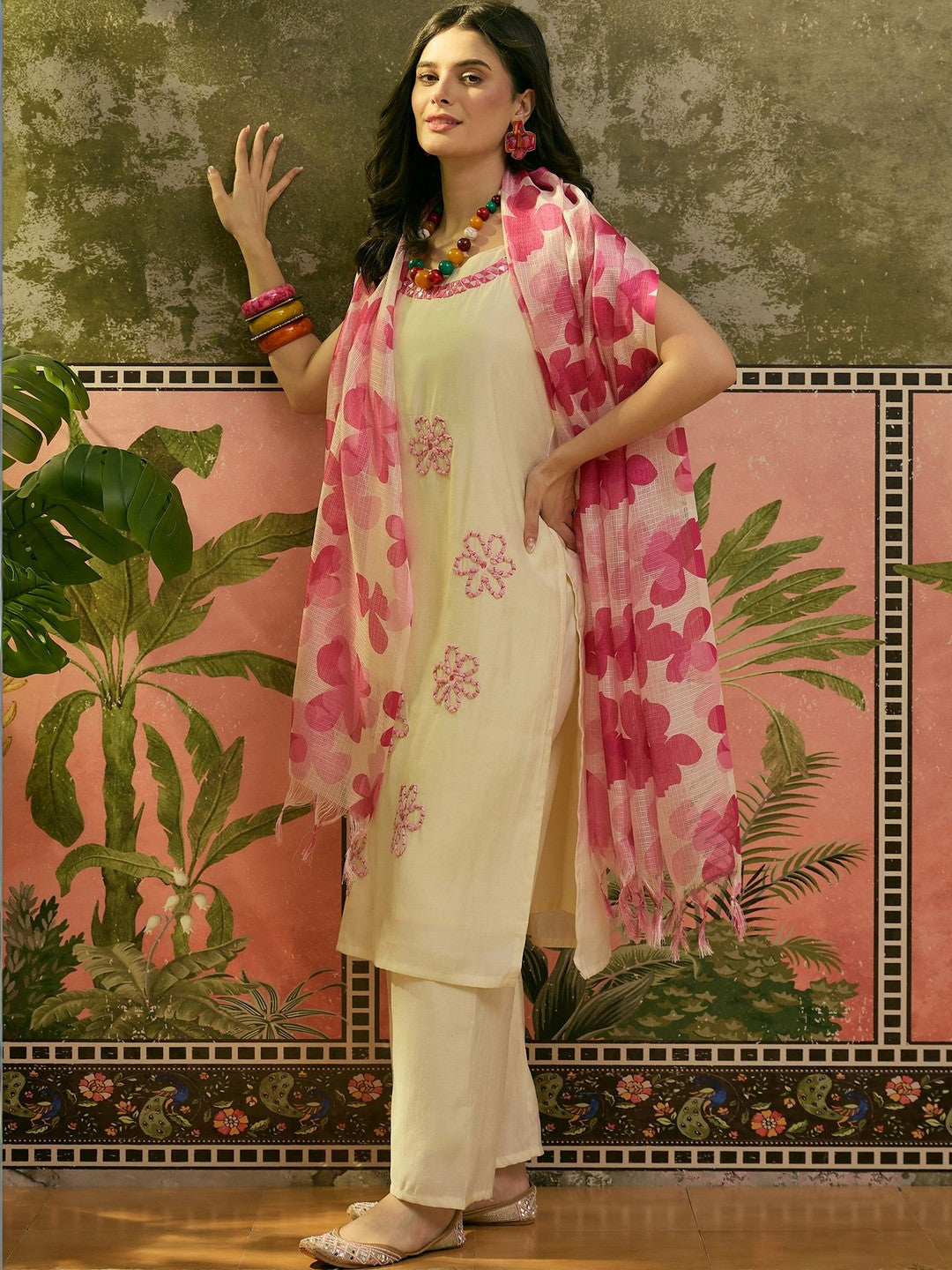 Embroidered Round Neck Kurta Trousers & Dupatta