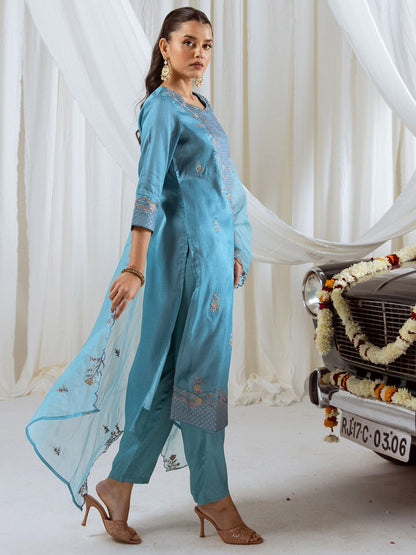 Floral Embroidered Round Neck Muslin Silk Straight Kurta With Trousers And Dupatta