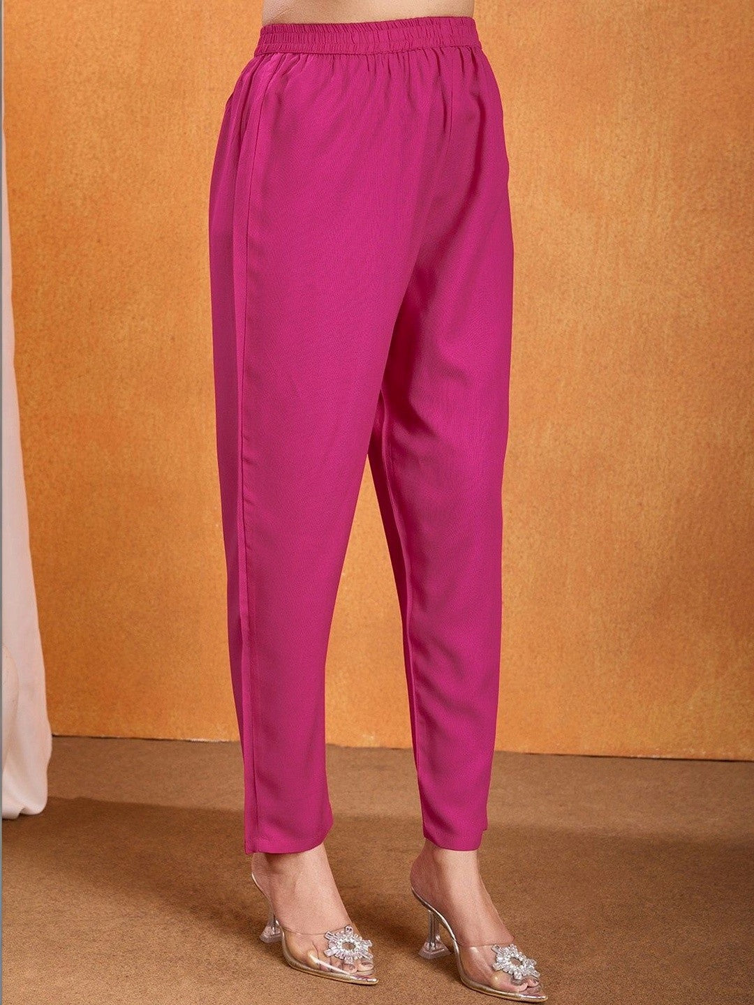 Women Bandhani Dyed Regular Thread Work Kurta with Trousers & With Dupatta