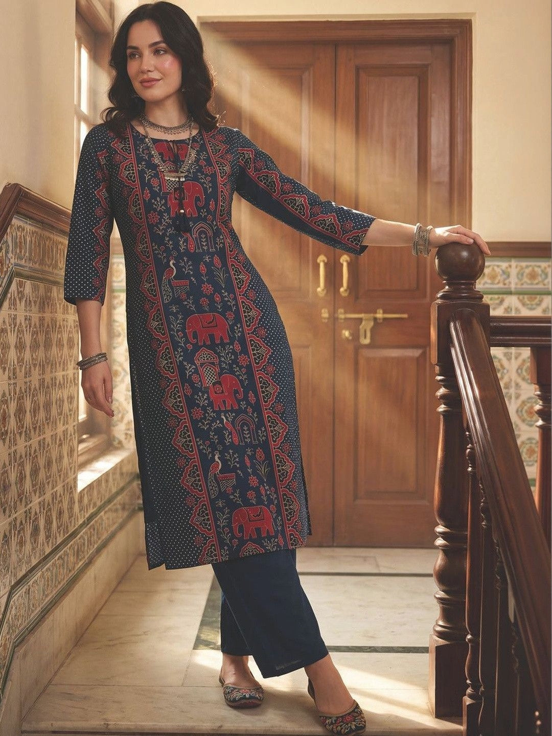 Women Animal Printed Regular Pure Cotton Kurta with Trousers