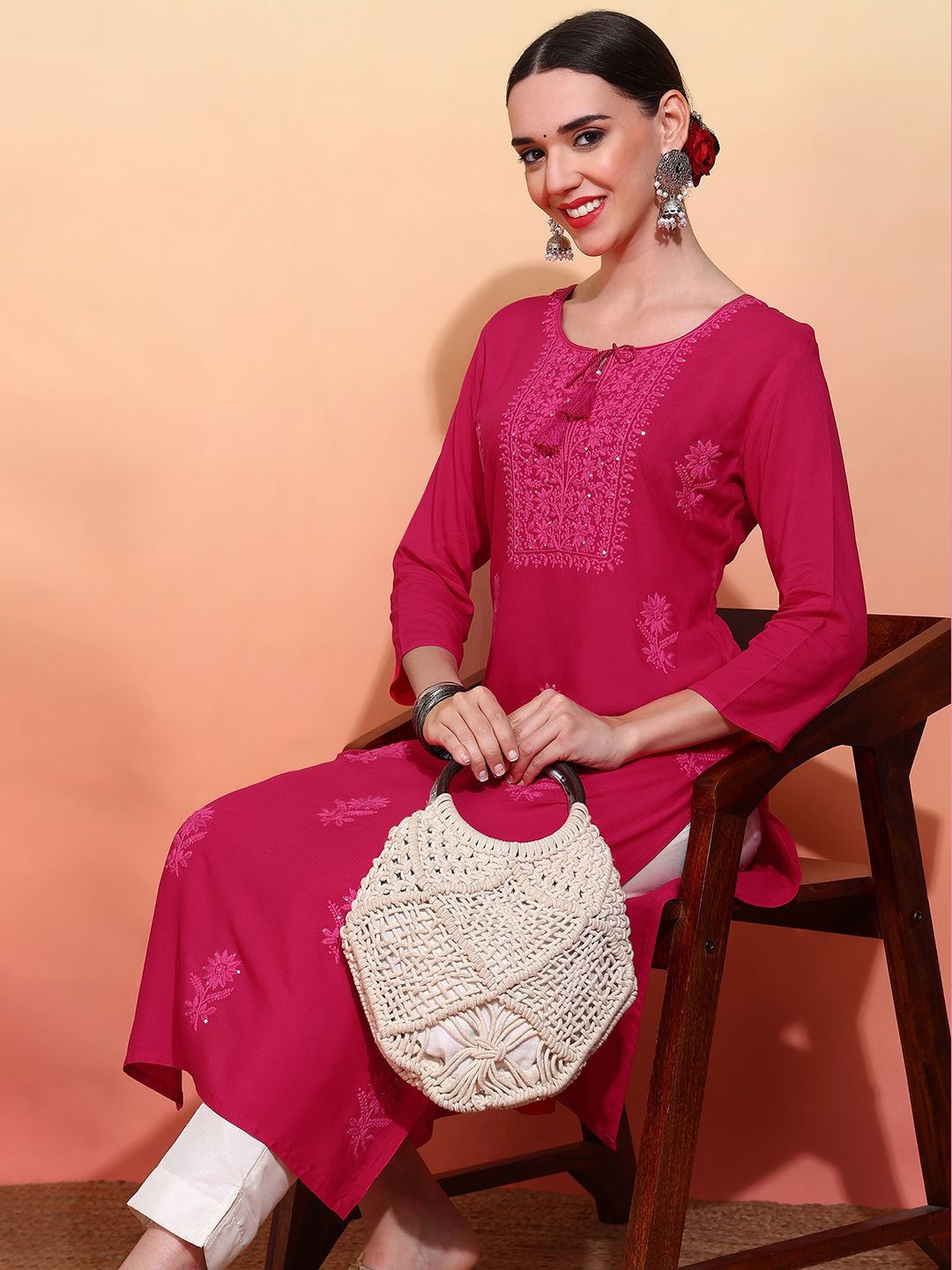 Dhiyona OD  Embroidered Straight Kurta