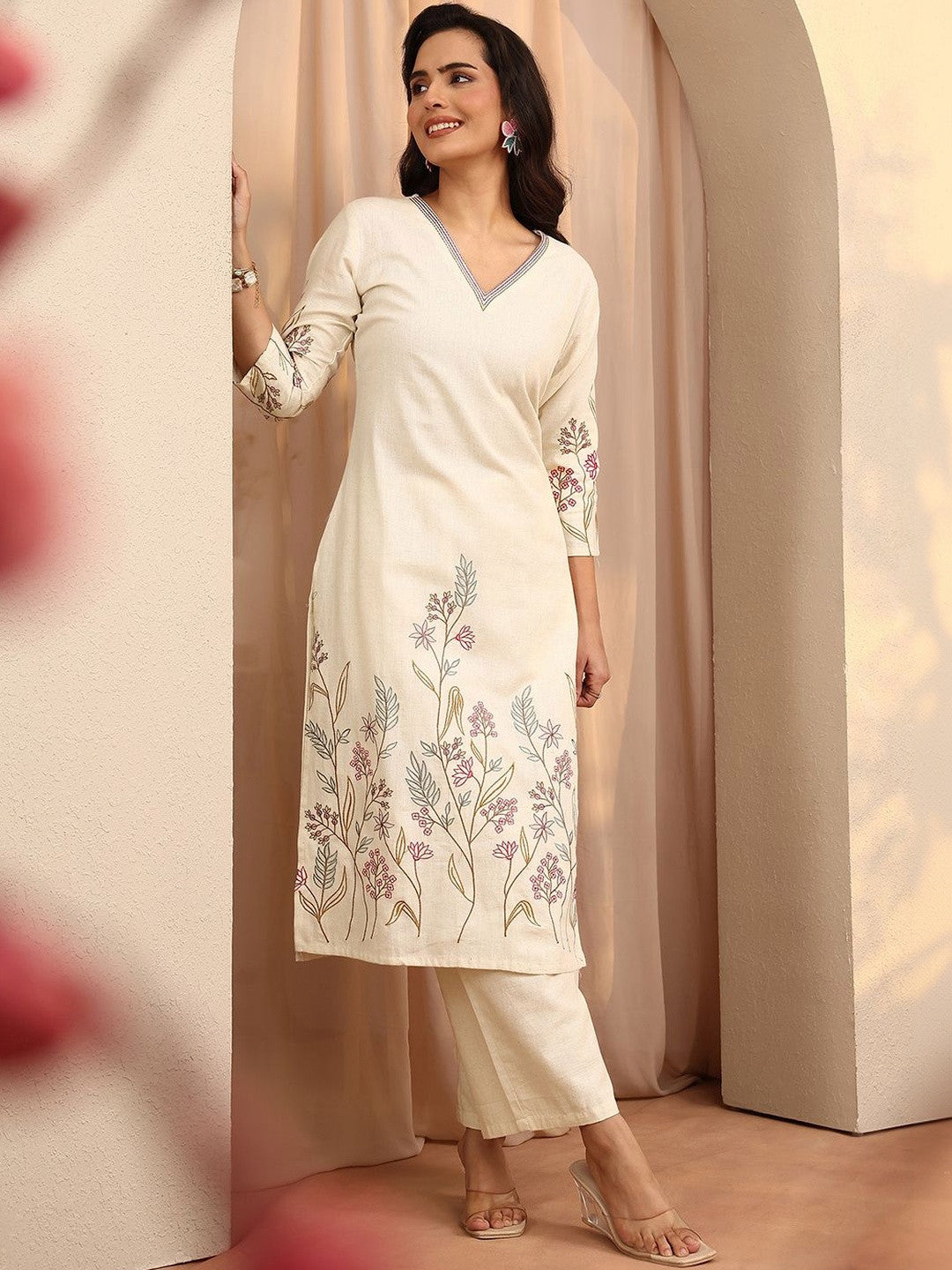 Women Floral Embroidered Regular Thread Work Kurta with Trousers