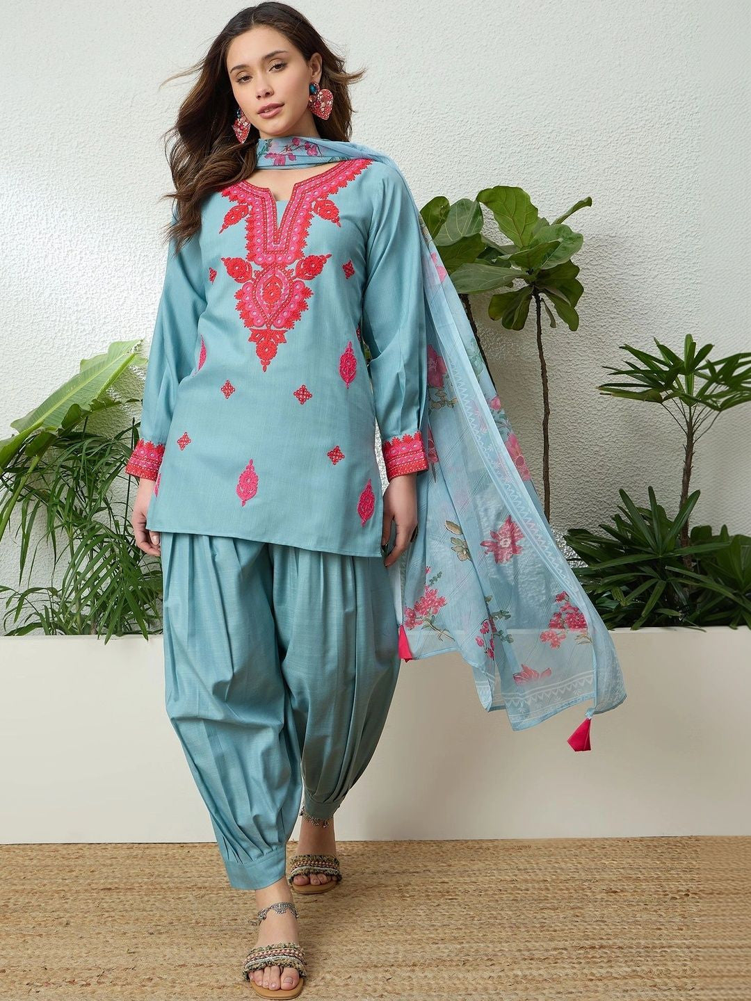 Women Ethnic Motifs Embroidered Regular Thread Work Kurta with Patiala & With Dupatta