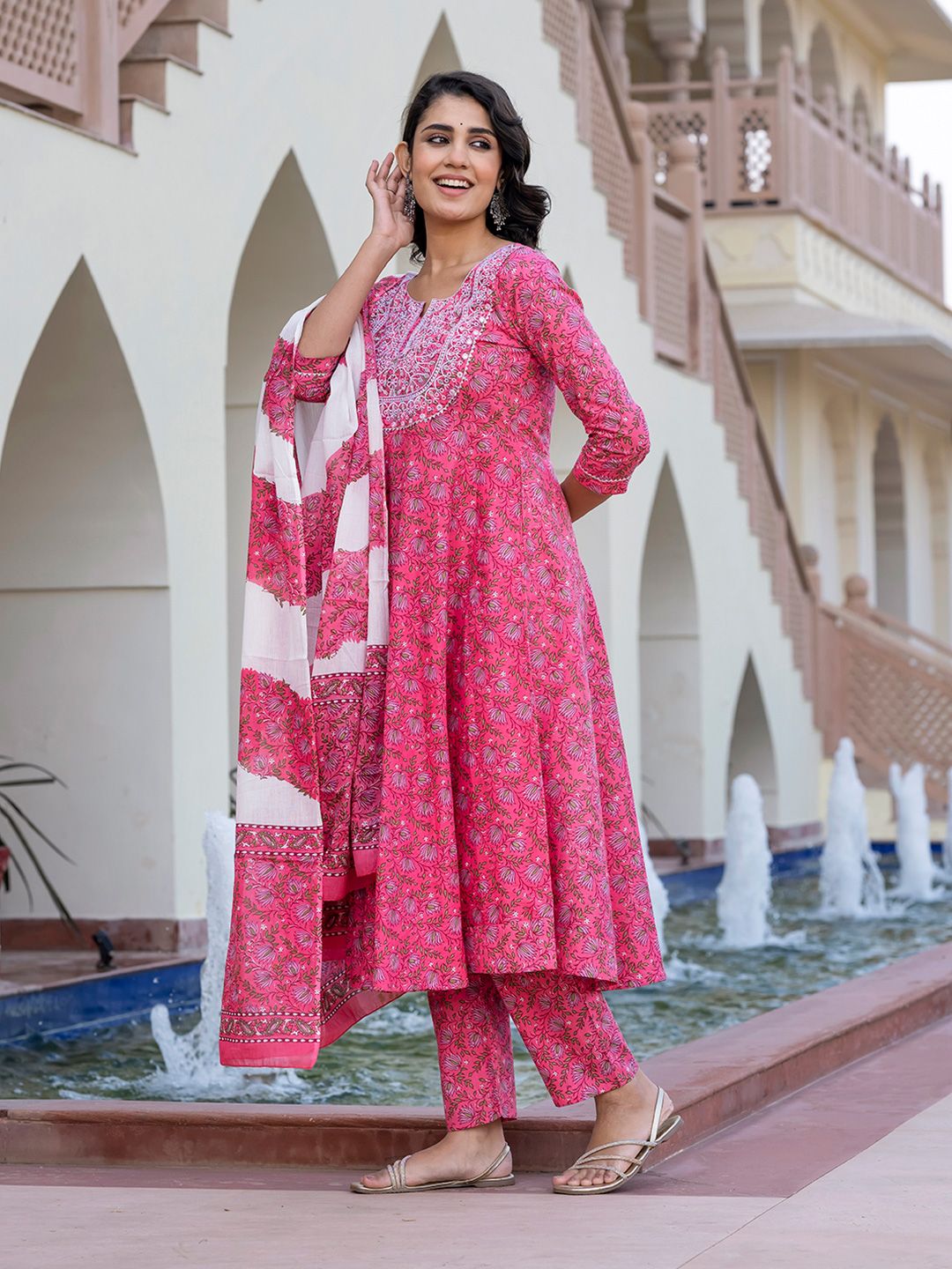 Dhiyona KL Women Floral Printed Regular Pure Cotton Kurta with Trousers & With Dupatta
