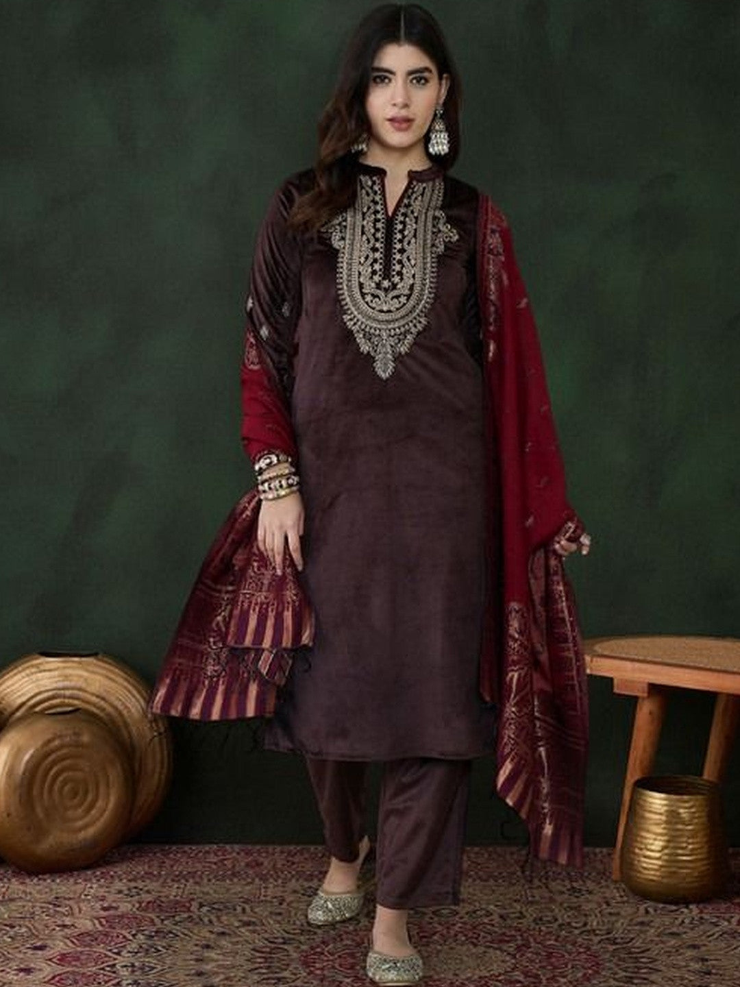 Dhiyona SN Embroidered Round Neck Kurta Trousers & Dupatta