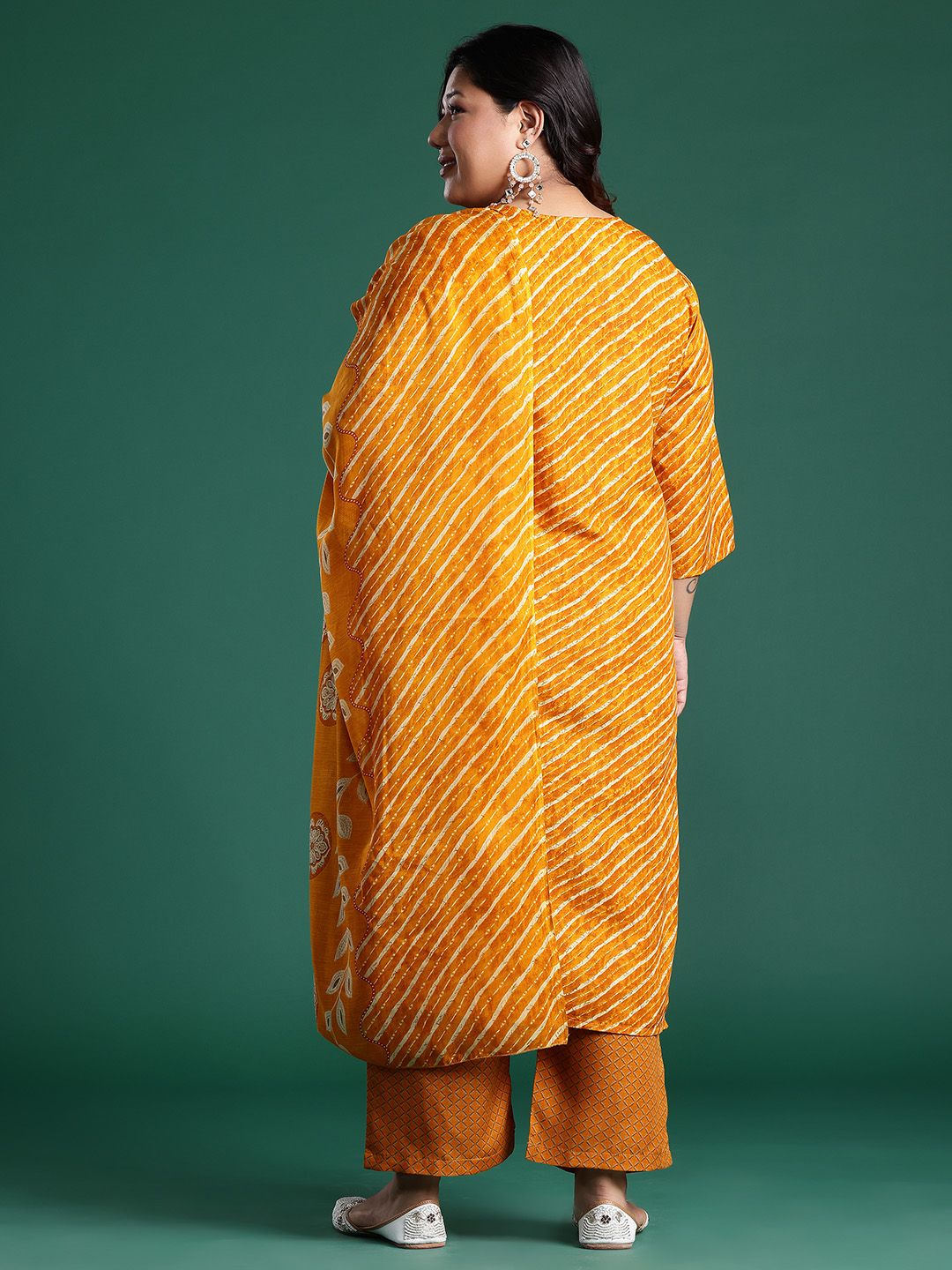 Dhiyona Women's Plus Size Leheriya Print Kurta with Palazzos & Dupatta
