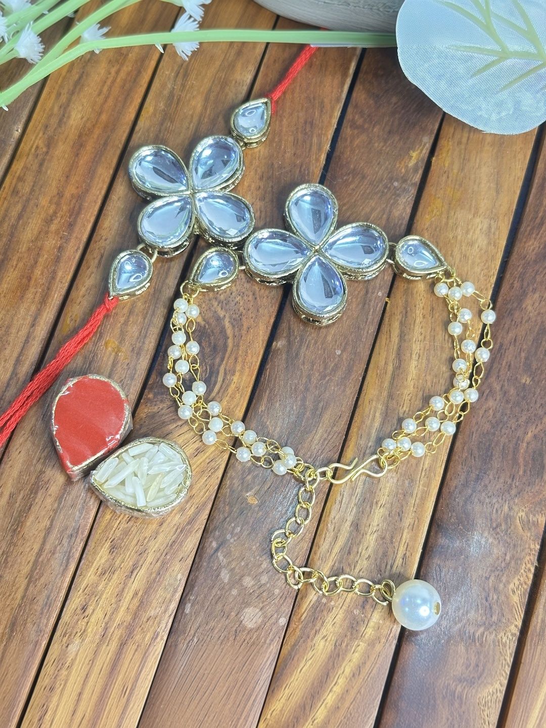Dhiyona Rakhi
