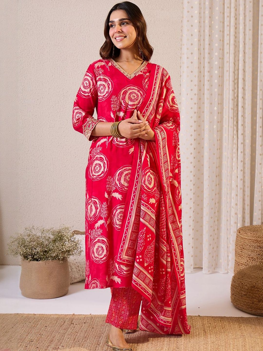 Dhiyona IE Women Floral Printed Kurta with Trousers & Dupatta