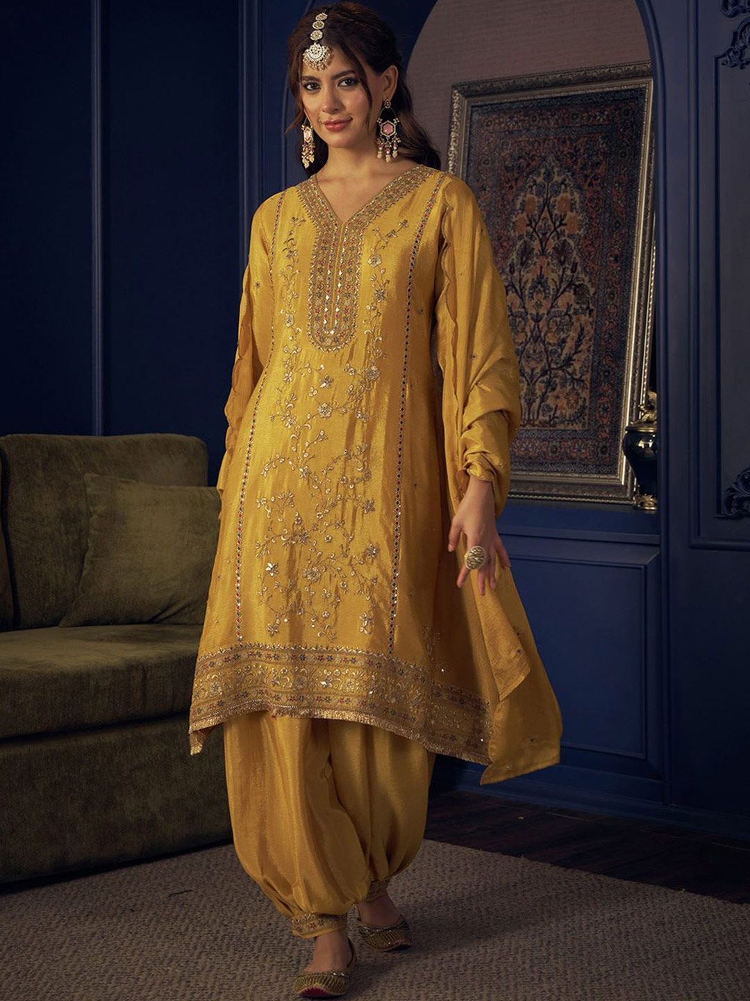 Dhiyona CH Women Ethnic Motifs Embroidered Regular Kurta with Patiala & With Dupatta