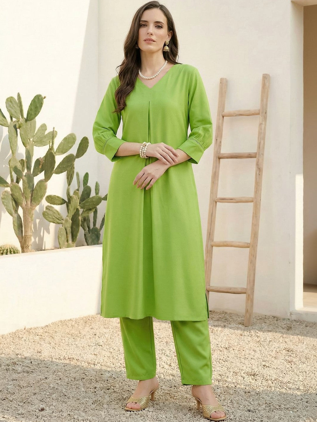 Women Regular Kurta with Trousers
