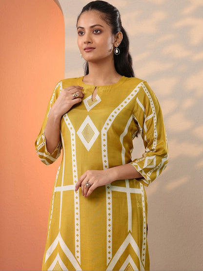 Women Printed Regular Kurta with Trousers & With Dupatta