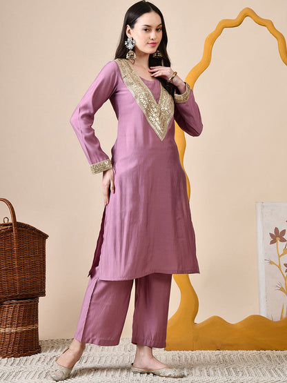 Women Embroidered Kurta with Trouser