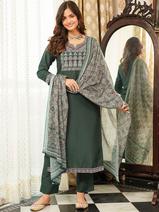 Dhiyona KL Ethnic Motifs Embroidered Thread Work Kurta With Trousers & Dupatta