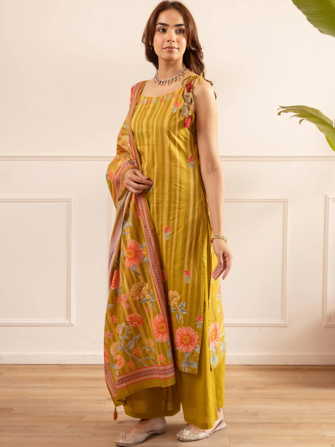 Women Floral Printed Regular Thread Work Pure Cotton Kurta with Palazzos & With Dupatta