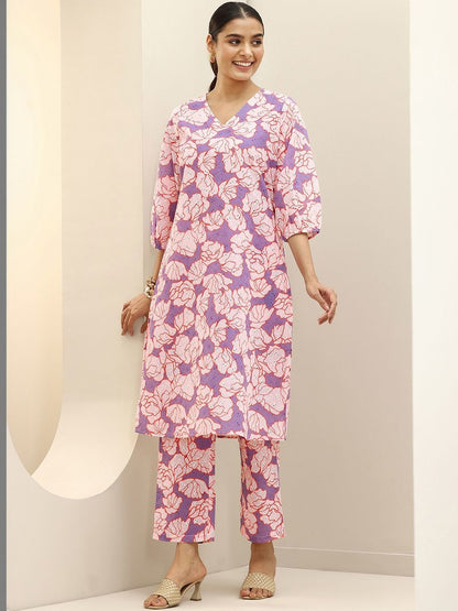 Women Floral Printed Regular Kurta with Trousers