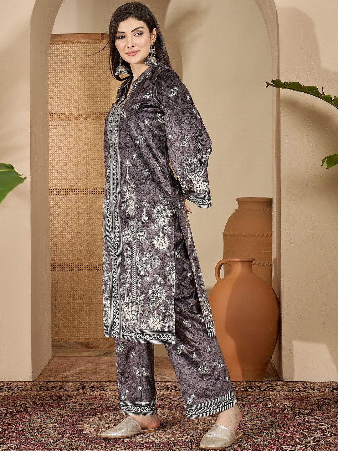 Winter Printed Velvet Mandarin Collar Straight Kurta & Trousers