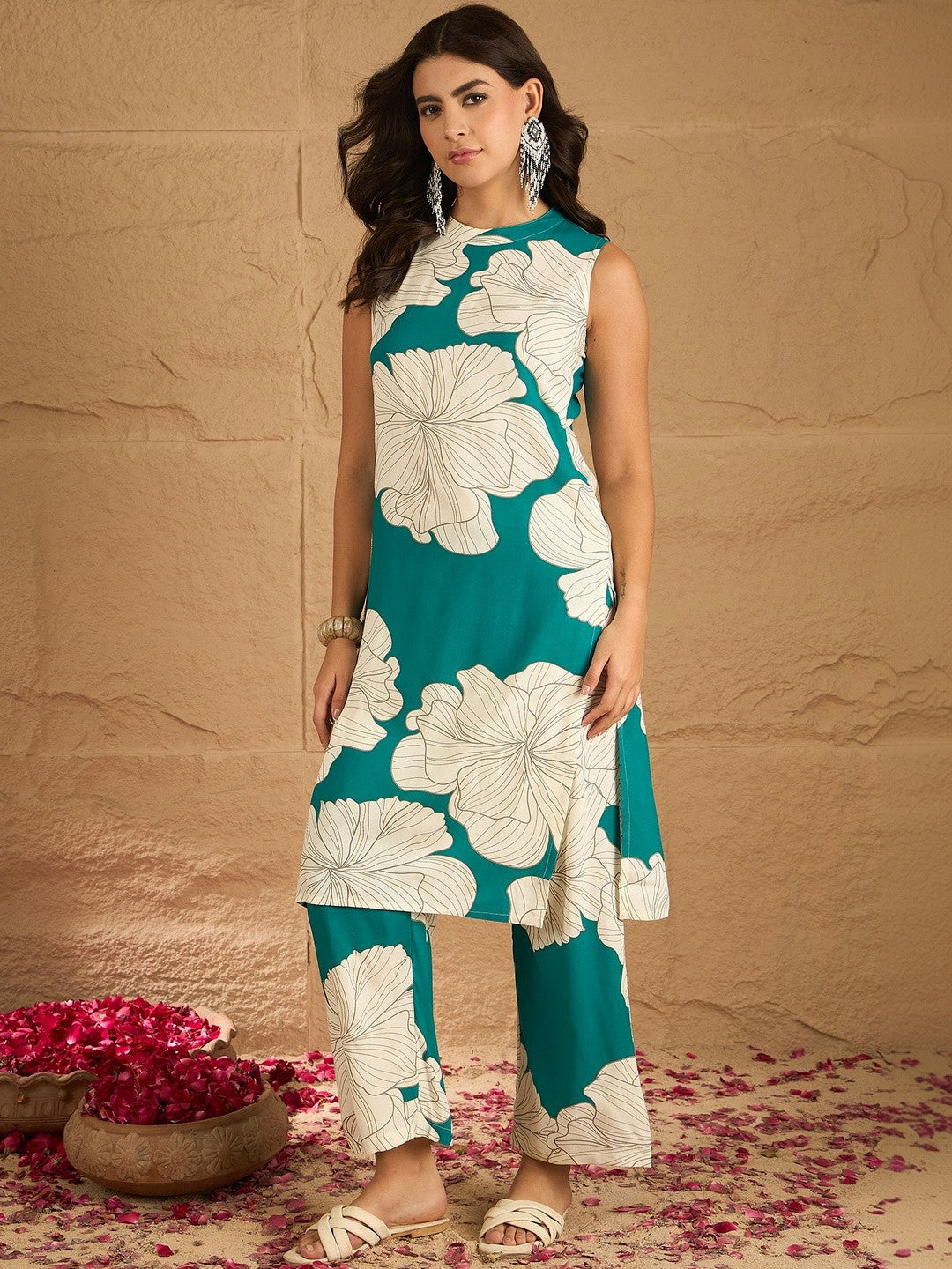 Floral Printed Round Neck Kurta & Trousers