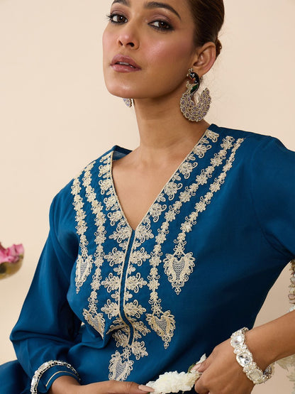 Dhiyona IE Embroidered V-Neck Three-Quarter Sleeves Tunic And Trousers