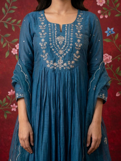 Women Ethnic Motifs Embroidered Empire Thread Work Pure Silk Kurta with Trousers & With Dupatta