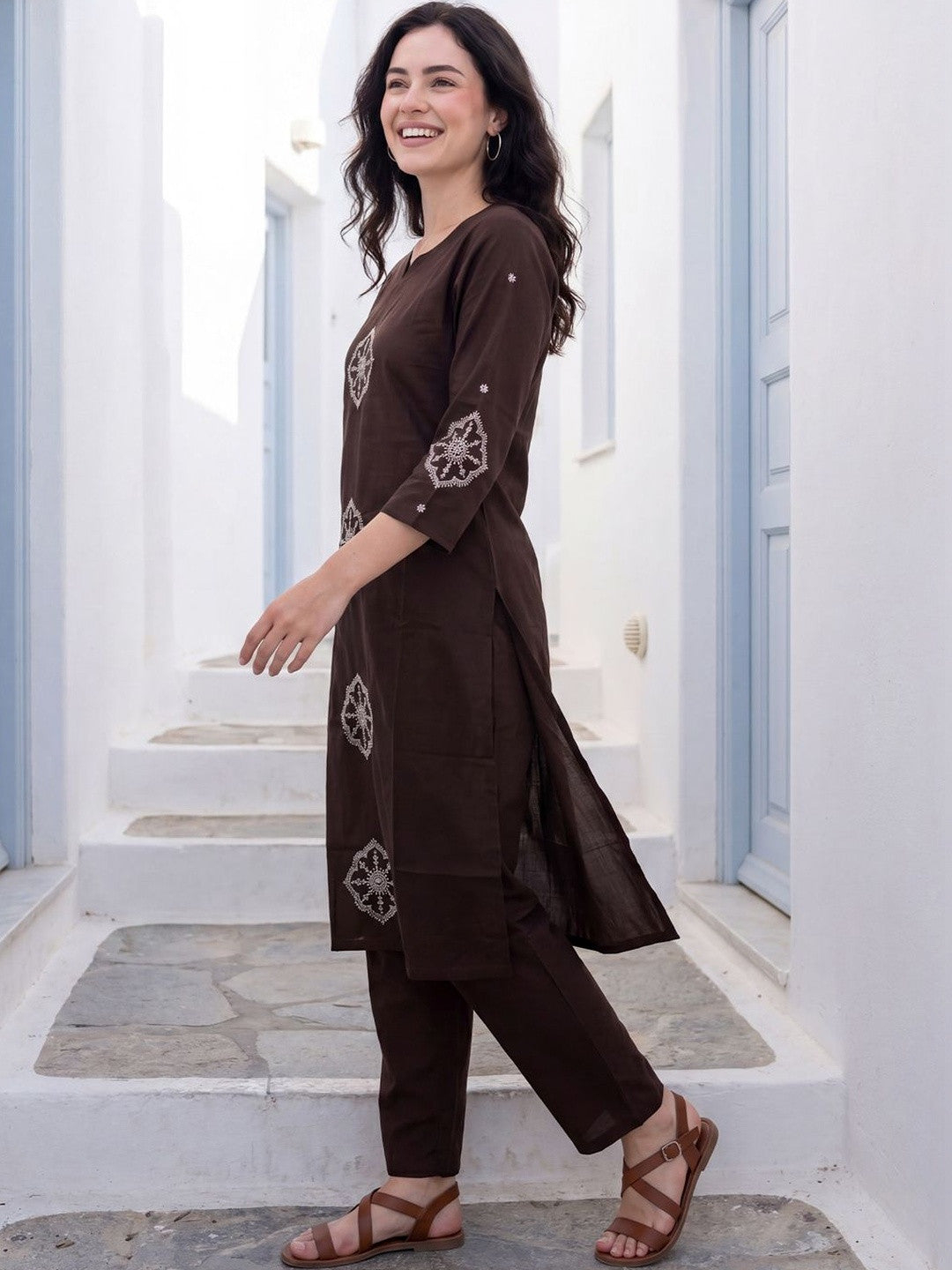Women Ethnic Motifs Embroidered Regular Thread Work Pure Cotton Kurta with Trousers
