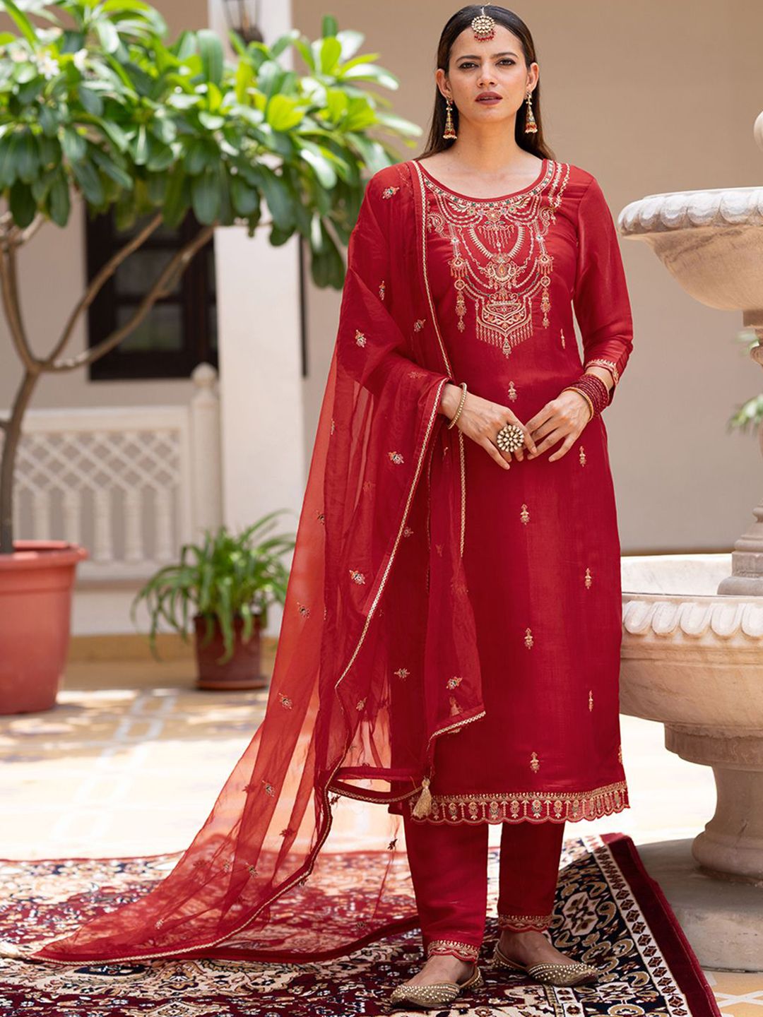 Dhiyona CH Ethnic Motifs Embroidered Thread Work Kurta with Trousers & With Dupatta