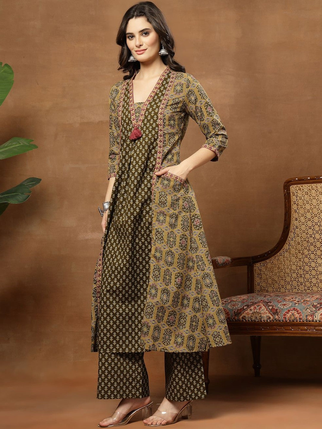 Printed Pure Cotton V-Neck Kurta & Palazzos