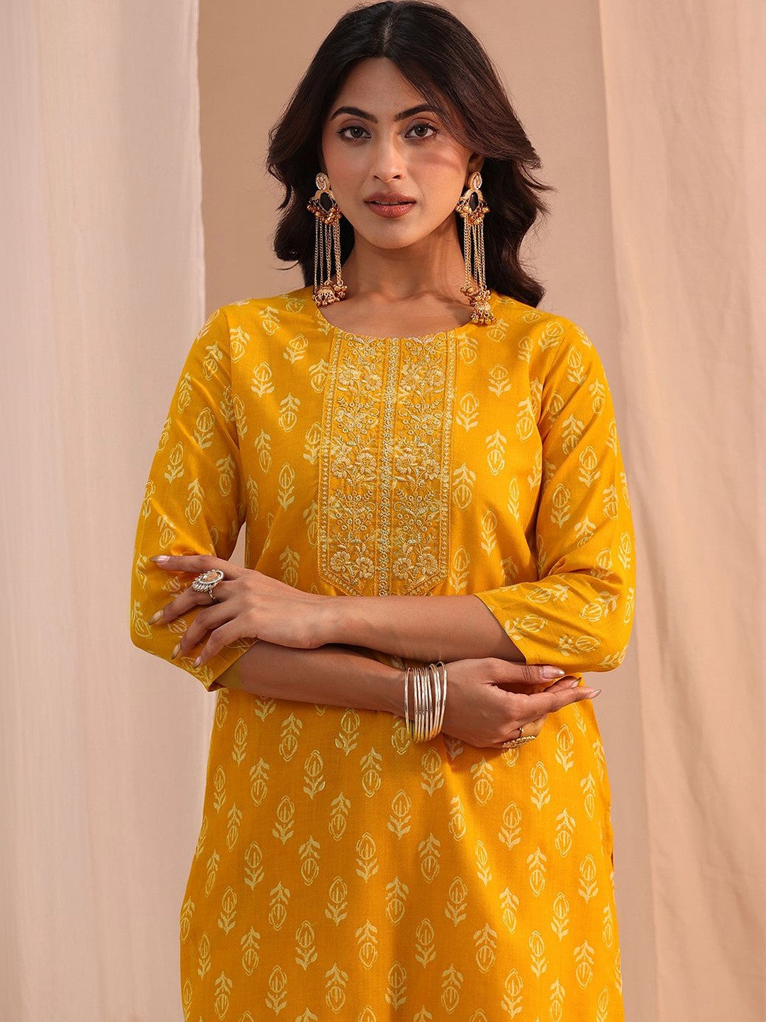 Women Ethnic Motifs Printed Regular Kurta with Trousers & With Dupatta